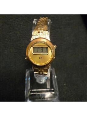 Vintage National Semiconductor LCD digital watch circa 1977
